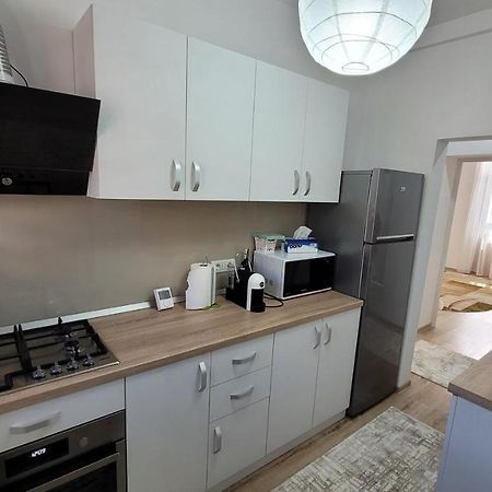Andy Apartament Petroşani Exterior foto